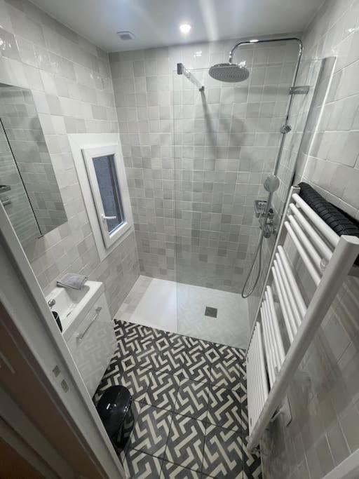 Appartement Ancien A Орлеан Екстериор снимка